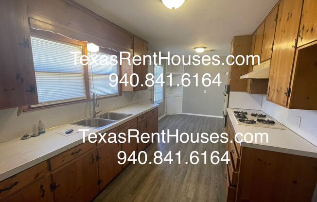 2 beds, 1.5 baths, $1,050