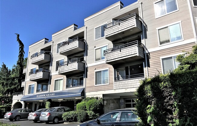 1 bed, 1 bath, 700 sqft, $1,850, Unit 10