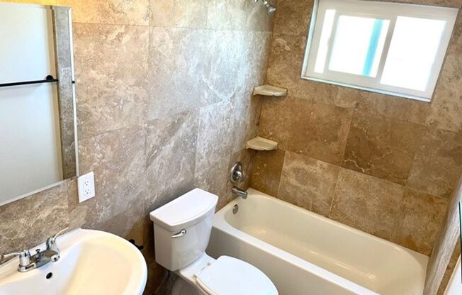 Lovely 1 bedroom off H Street in Chula Vista - renovated with Travertine