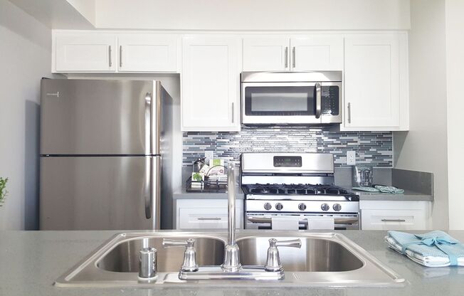 2 beds, 1.5 baths, 900 sqft, $3,115, Unit 8600-109