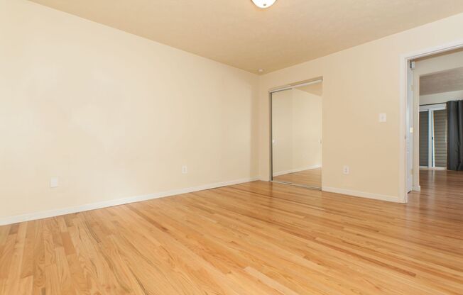 2 beds, 1 bath, 800 sqft, $1,475, Unit 5