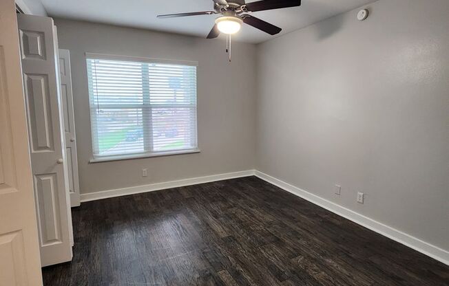 2 beds, 2 baths, 931 sqft, $1,123, Unit 02-0210