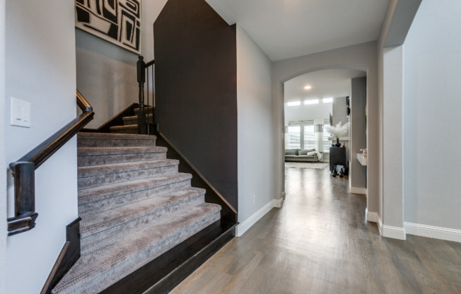4194 LEIGHTON LN