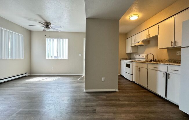 North Central (1st and Ft Lowell) - Spacious 1 bedroom, 1 bath apartment!
