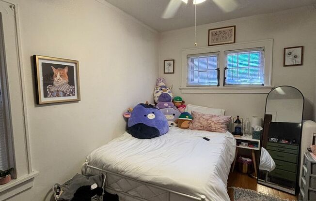 2 beds, 1 bath, 1,100 sqft, $1,225, Unit 10