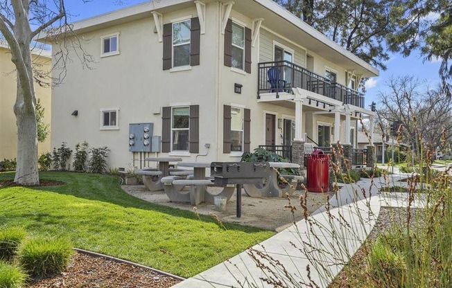 apartment building at Parkside Apartments, Davis, CA