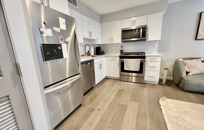 2 beds, 1.5 baths, 775 sqft, $4,500, Unit 430