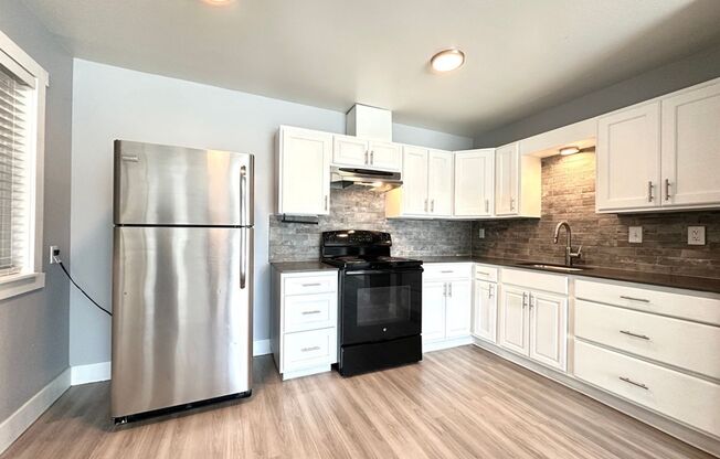 2 beds, 1 bath, 695 sqft, $1,515, Unit 26