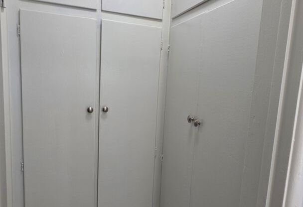 1 bed, 1 bath, 450 sqft, $1,695, Unit 2705B