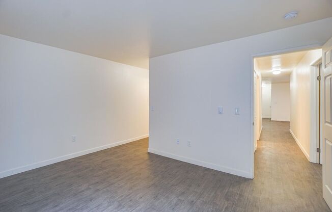 2 beds, 1.5 baths, 771 sqft, $1,800, Unit 31*