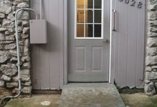Beautiful one bedroom apartment close to NW Expressway
