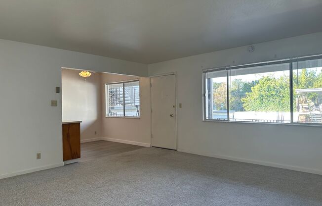 1372-1376 Creekside Dr.