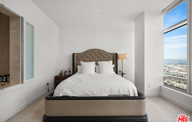 2 beds, 3 baths, 1,700 sqft, $9,500, Unit 37K