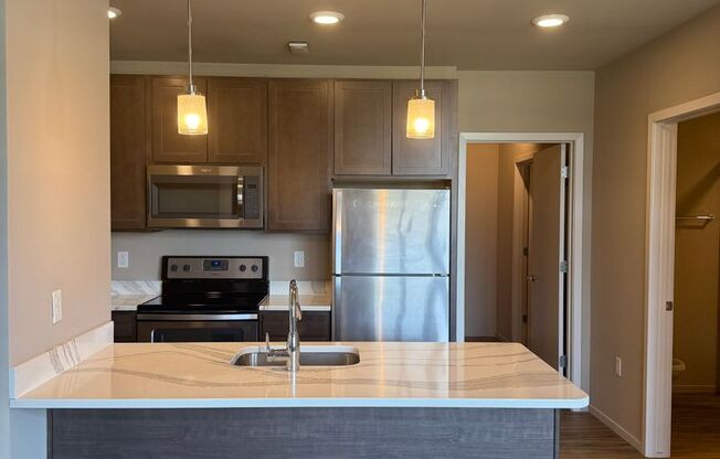 1 bed, 1 bath, 664 sqft, $1,130, Unit 204