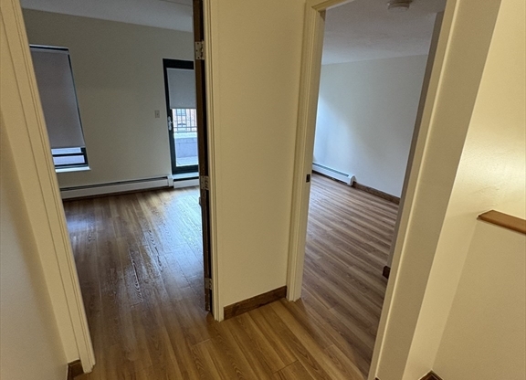 3 beds, 1 bath, 1,000 sqft, $4,500, Unit 3