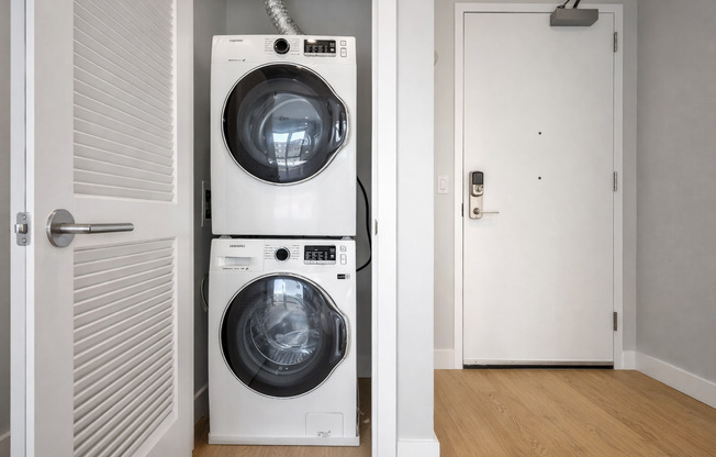 2 beds, 2 baths, 867 sqft, $4,425, Unit 805