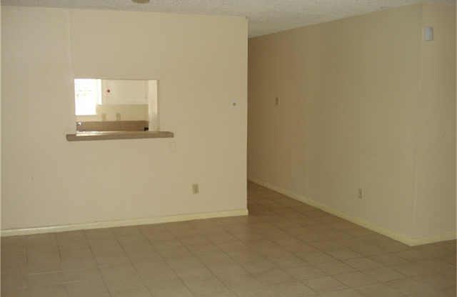 ALL BILLS PAID 1bd/1bath Townhome in Spring Branch