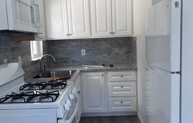 1 bed, 1 bath, $1,925, Unit 15