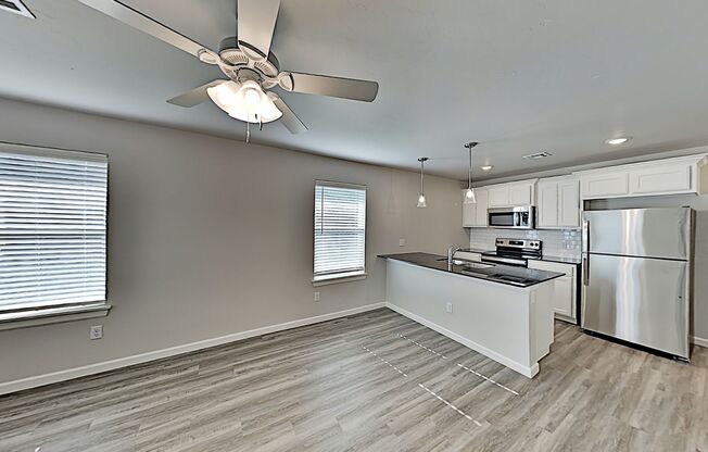 2 Bedroom, 2 Bathroom, 1 Car Garage Duplex with upgrades close to Broadway Extension, a short distance from Edmond and easy access to downtown OKC