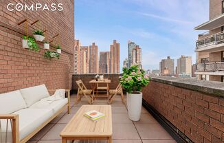 287 E 87 ST