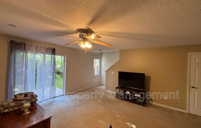 3 beds, 2.5 baths, 1,480 sqft, $2,050