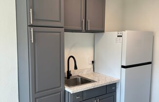 1317 W 97 ST