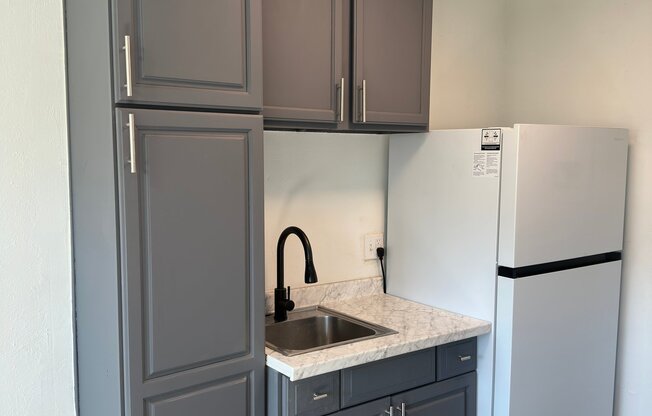1317 W 97 ST