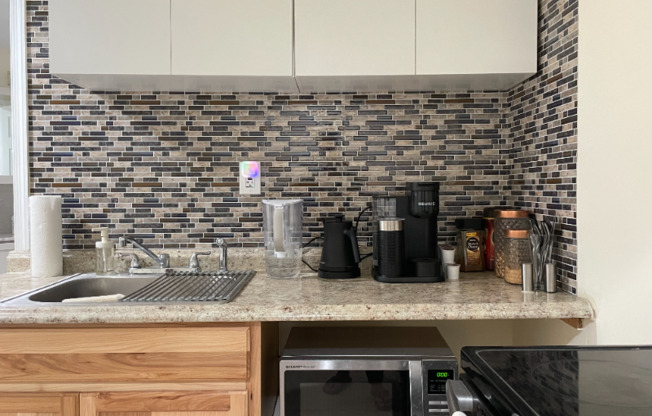 399 BERGEN AVE