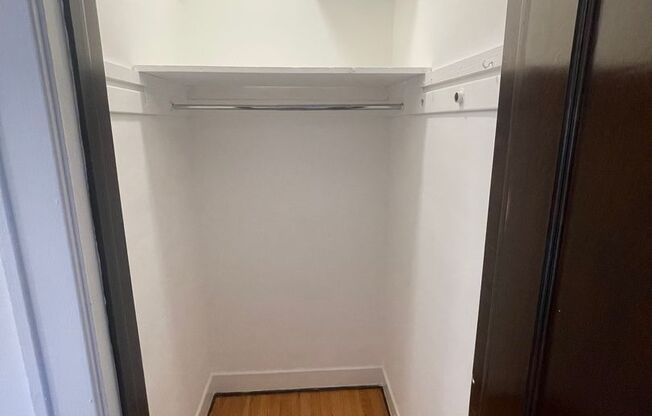3 beds, 1 bath, 2,000 sqft, $3,795, Unit 1123 - 2
