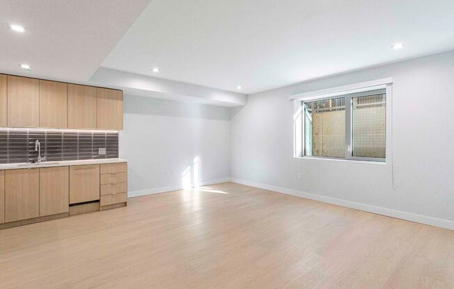 1 bed, 1 bath, 636 sqft, $2,425, Unit T-03