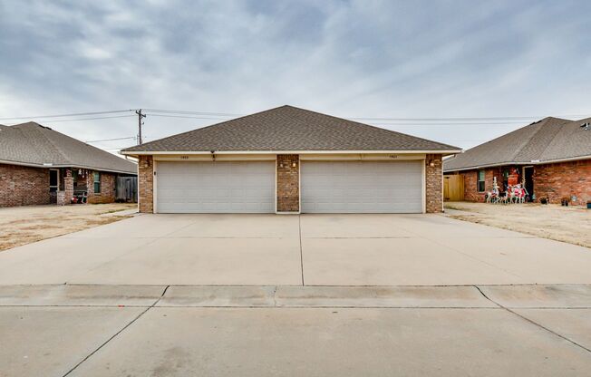 3 Bed 2 Bath Duplex in Moore Schools!