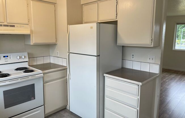 2 beds, 1 bath, 748 sqft, $1,525, Unit 1712D