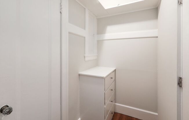 1 bed, 1 bath, $1,925, Unit 37