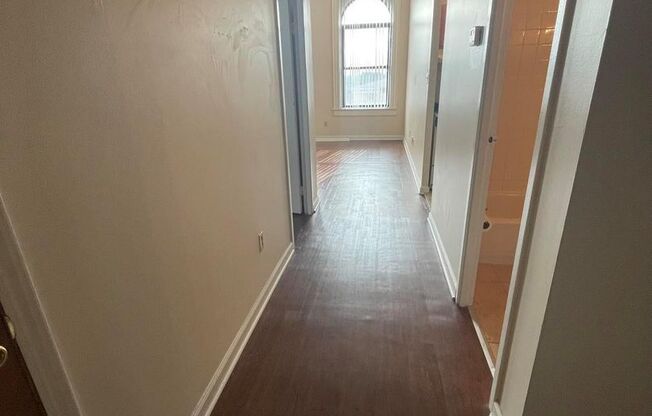 1 bed, 1 bath, 650 sqft, $820, Unit 412