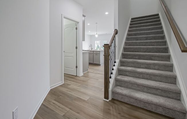 AVAILABLE NOW! Modern Comfort Meets Everyday Convenience in Commerce Township!