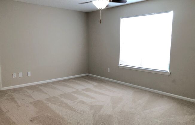 2 beds, 2 baths, 1,270 sqft, $1,600, Unit 2730-4 Pearl Remodel