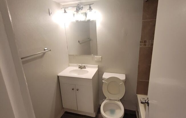 Studio, 1 bath, 500 sqft, $999, Unit 106