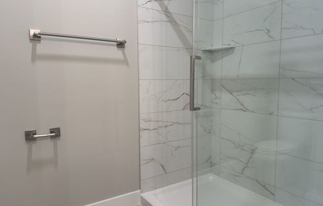 3 beds, 2 baths, 1,300 sqft, $3,399