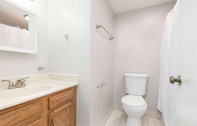 1 bed, 1 bath, $850, Unit 220