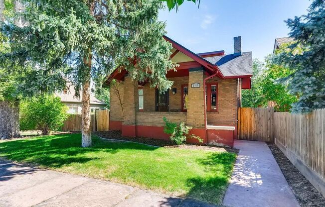 Craftsman-style bungalow in Sunnyside FOR RENT!