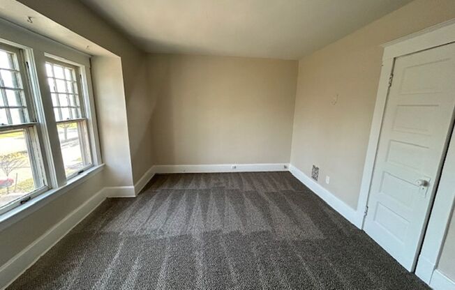 3 beds, 1 bath, 1,200 sqft, $1,800, Unit 1522