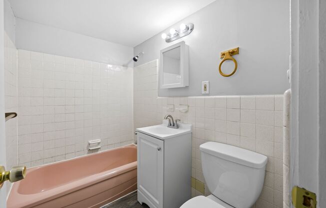 1 bed, 1 bath, 700 sqft, $1,000, Unit J4 (1BR)