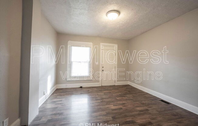 1016 S BELMONT AVE