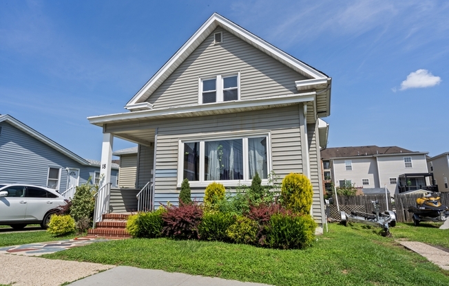 18 SAINT ANN ST