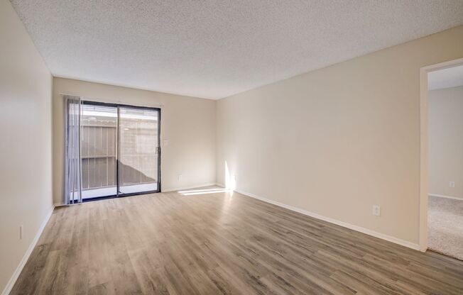 2 beds, 2 baths, 900 sqft, $2,098, Unit 102
