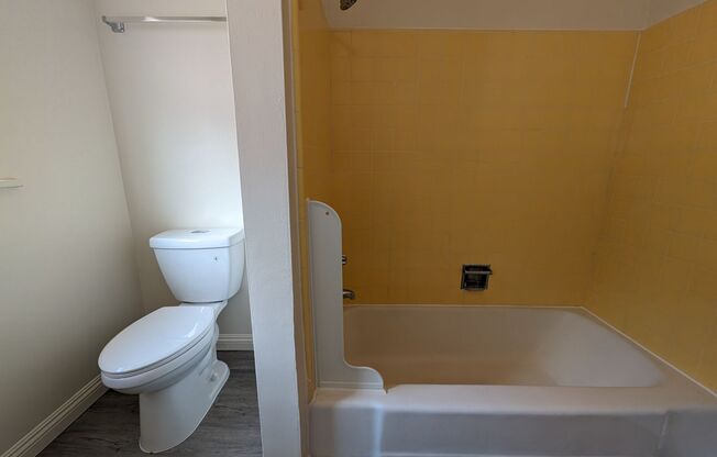 1 bed, 1 bath, 710 sqft, $1,875, Unit 10