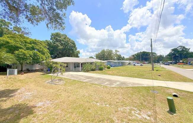 213 6 AVE