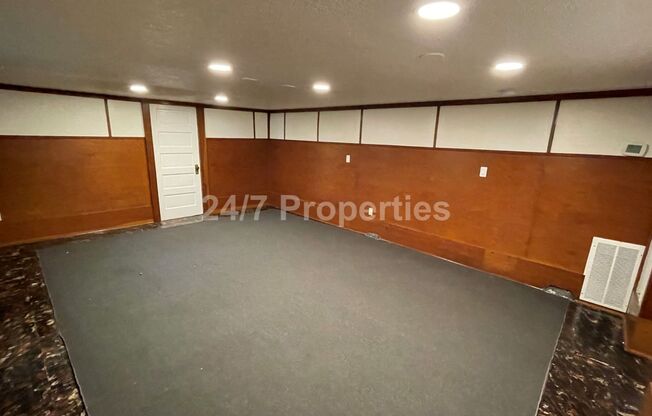 Spacious 1 BD | 1 BA on a Beautiful Property! - NE PDX
