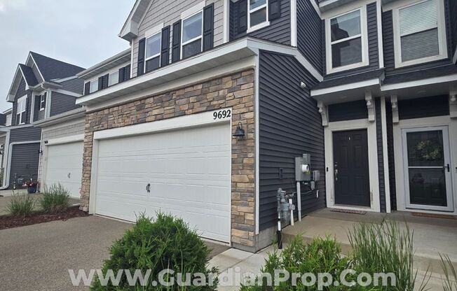 Available Now! Lake Elmo Townhouse, Newer build, 2 Car Garage, lots of storage