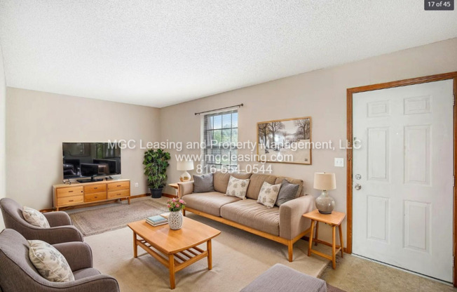 224-234 NW Woods Chapel Rd